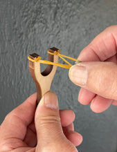 Load image into Gallery viewer, Keychain Set - Mini Slingshot
